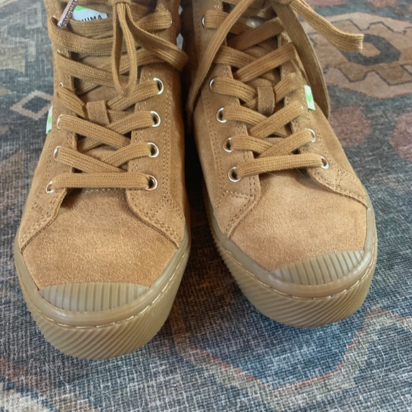 Cariuma  Oca High Top Shoes Camel Suede size 8 - Picture 2 of 7